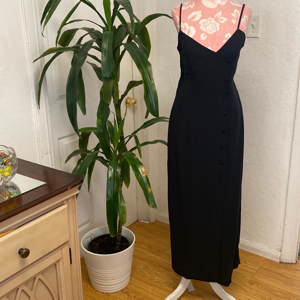 Marianna 90s Vintage Black Form Fitting Midi Dress